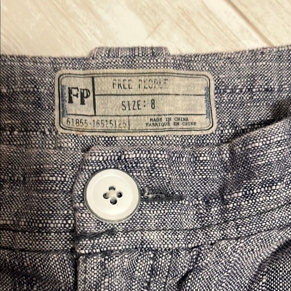 Free People blue Chambray Linen Chino Women's Shorts size 8 - Picture 5 of 6